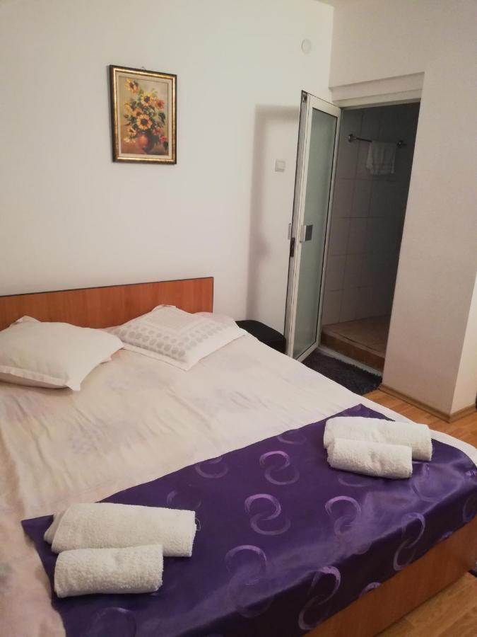 Pensiunea Broscuta Horezu Bagian luar foto