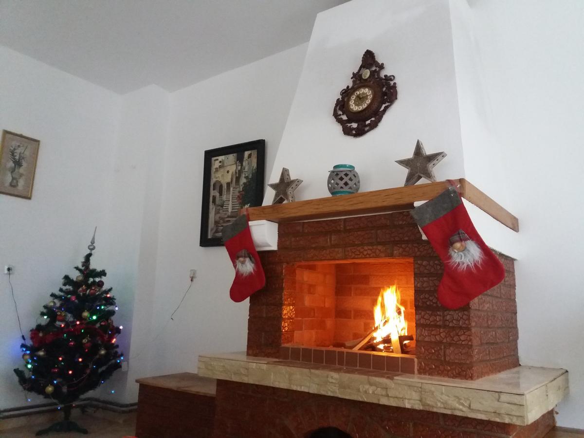 Pensiunea Broscuta Horezu Bagian luar foto